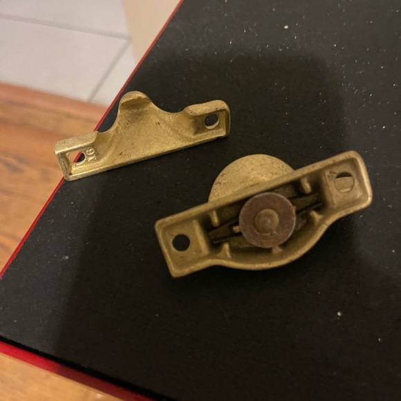 22 Brass Window Sash Locks Complete Screws Cast Iron Rare Old Vintage Decor - Picture 6 of 11